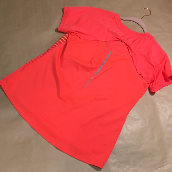 New Balance Workout Shirt - Picture 3 of 5